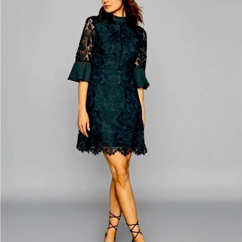NWT Reiss Agatha Flute Sleeve lace dress size 2